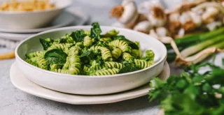 Green Goddess Pasta – cremige Kräuterliebe auf dem Teller!