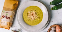 Zucchinisuppe mit Couscous