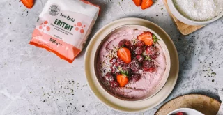 Sommerliche Protein-Bowl mit Himbeeren – ein Frühstück voller Antioxidantien!