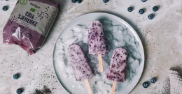 Protein-Eis mit Heidelbeeren & Chiasamen