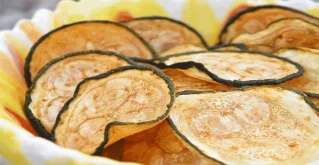 Hausgemachte Zucchini-Chips – der knusprige Snack! Zucchini-Chips