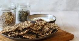 Quinoa Cracker mit Flohsamenschalen