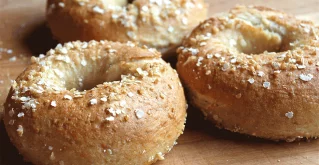 Hausgemachte Proteinbrötchen aus Roggenmehl & Hüttenkäse Proteinbrötchen