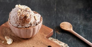 Schokoladen-Cashew-Eis